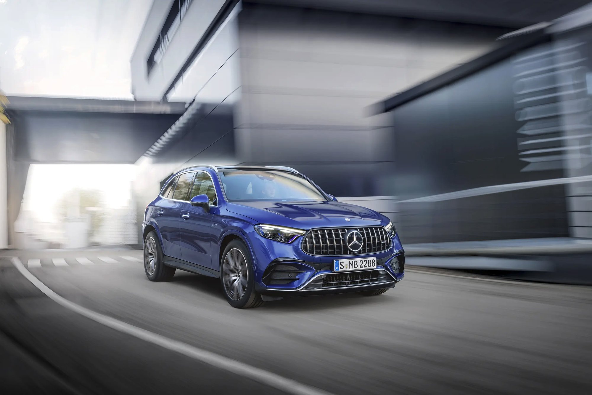 動力煥新,梅賽德斯-AMG GLC 53 4MATIC+定檔10月29日上市
