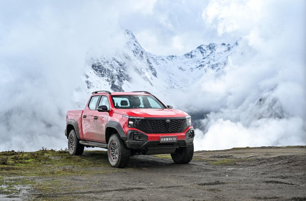 Priekopník novej kategórie off-road pick-upov: prvý range-extender off-road pick-up Changan Hunter K70 oficiálne uvedený na trh