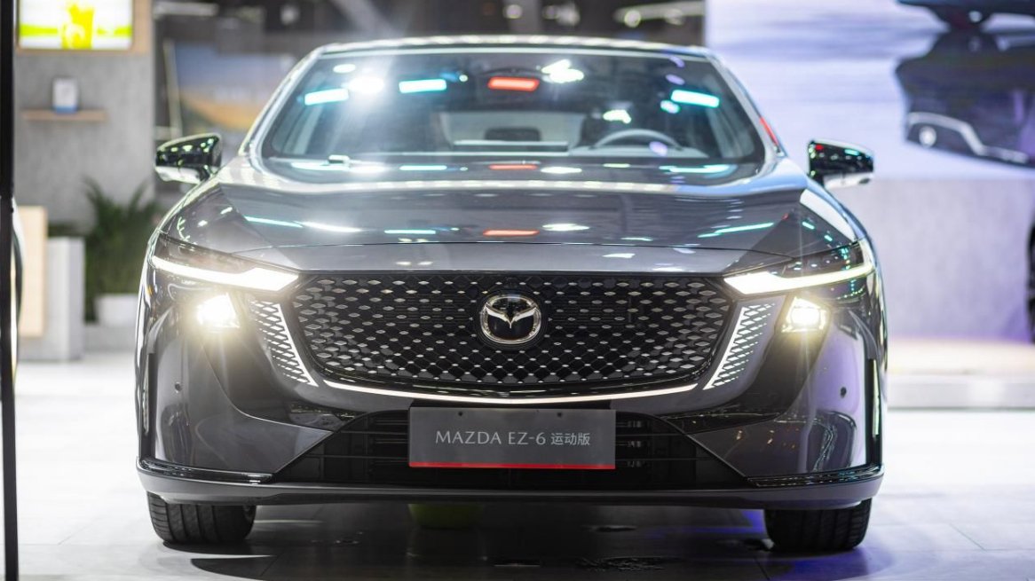 MAZDA EZ-60 yunnani premierje – a Changan Mazda elektromos felhozatalával lép fel a 2025-ös kunmingi autószalonon