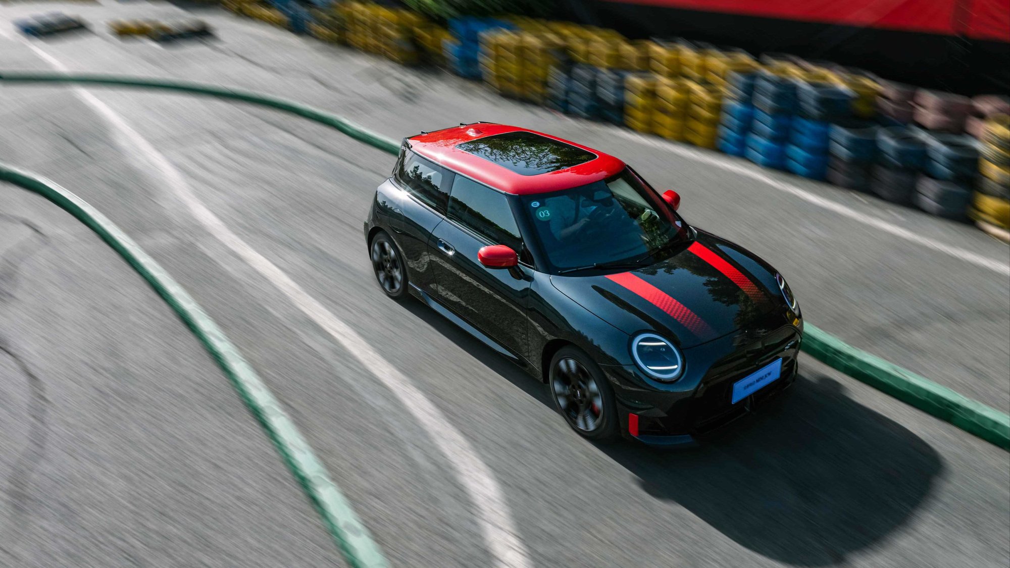 With MINI Super Brain, the all-new electric MINI JCW leads intelligent driving fun with exceptional "brainpower"