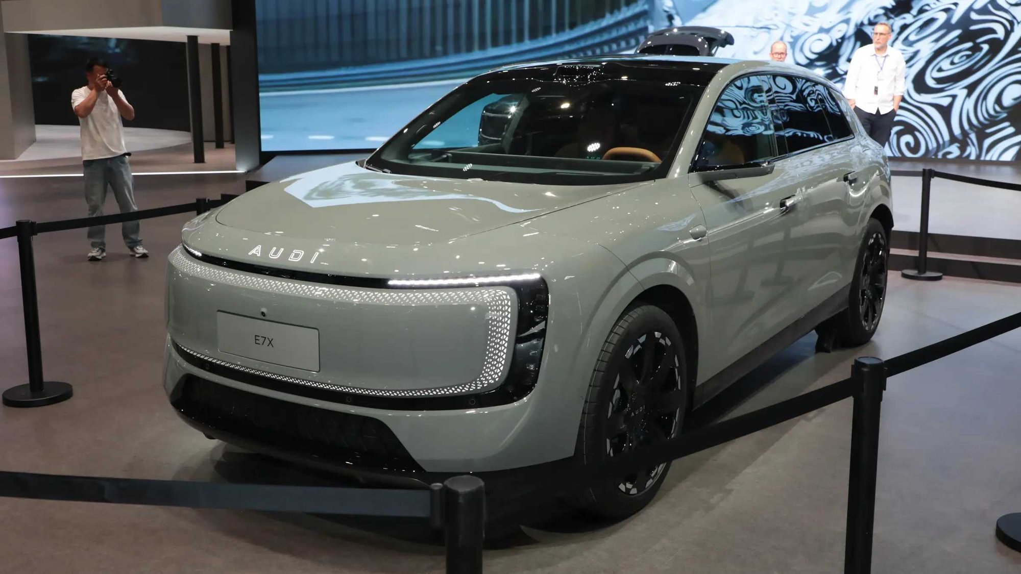 أودي أرخص من AITO بـ20 ألف؟ في فئة SUV الكهربائية بسعر 300 ألف، أودي E7X ضد AITO M7، مع من تقف؟