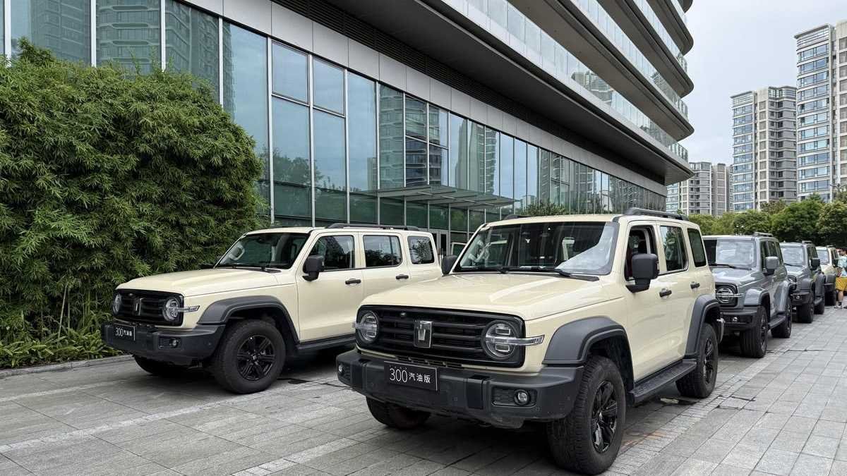 坦克300、坦克400試駕，越野是一把好手，城市裡開起耍同樣安逸
