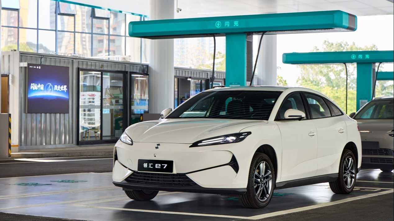 Equipped with second-generation blade battery and flash charging technology, Linghui e7 hits the market starting at 95,800 yuan.