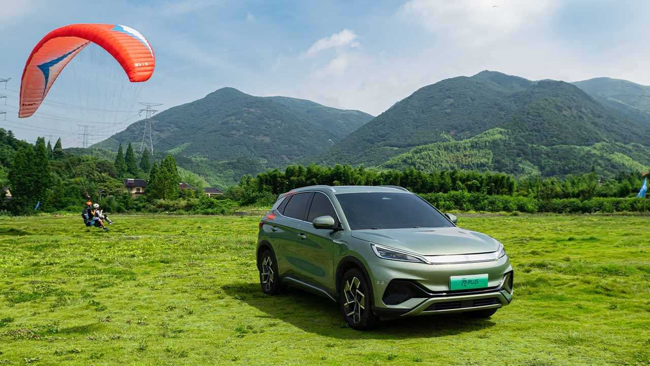 تجربة قيادة بي واي دي يوان بلوس: إعادة تعريف عصر "تكافؤ التكنولوجيا" لسيارات SUV الكهربائية من الفئة A