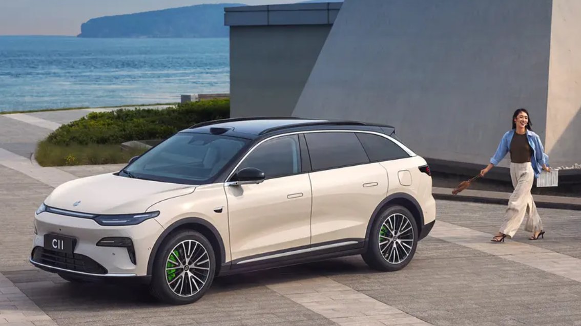 Az új Leapmotor C11 megkezdte az előértékesítést, hatótávnövelő és tisztán elektromos hajtással érhető el, az előértékesítési ár 158 800 jüantól indul