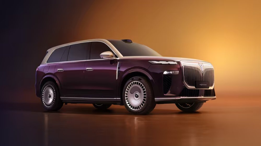 Voyah Taishan Interior Spy Shots Exposed, Positioned as a Large SUV Priced Around 500,000 Yuan
