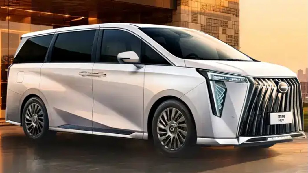A 2026-os GAC Trumpchi M8 HEV modell piacra került, kedvezményes ára 197 800 jüantól indul