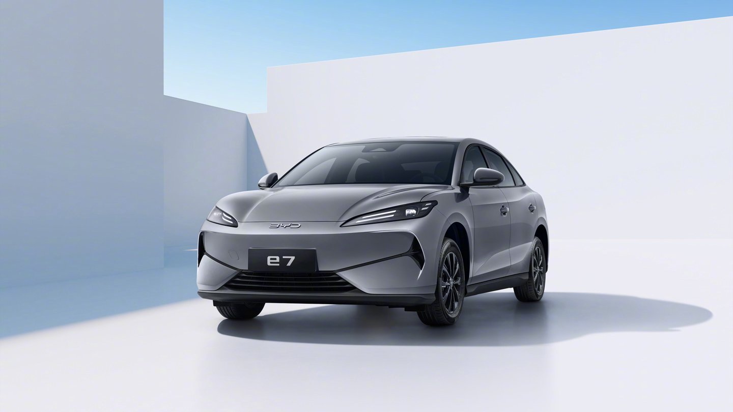 A BYD e7 termékelemzése: a pragmatikus út a középkategóriás elektromos szedánok között