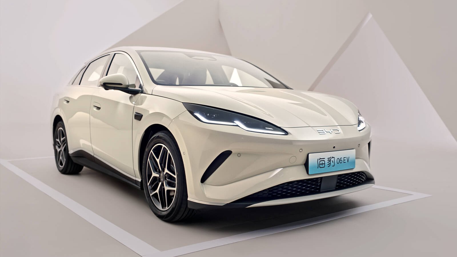 Új választás a tisztán elektromos középkategóriás szedánok között: megjelent a BYD Seal 06EV