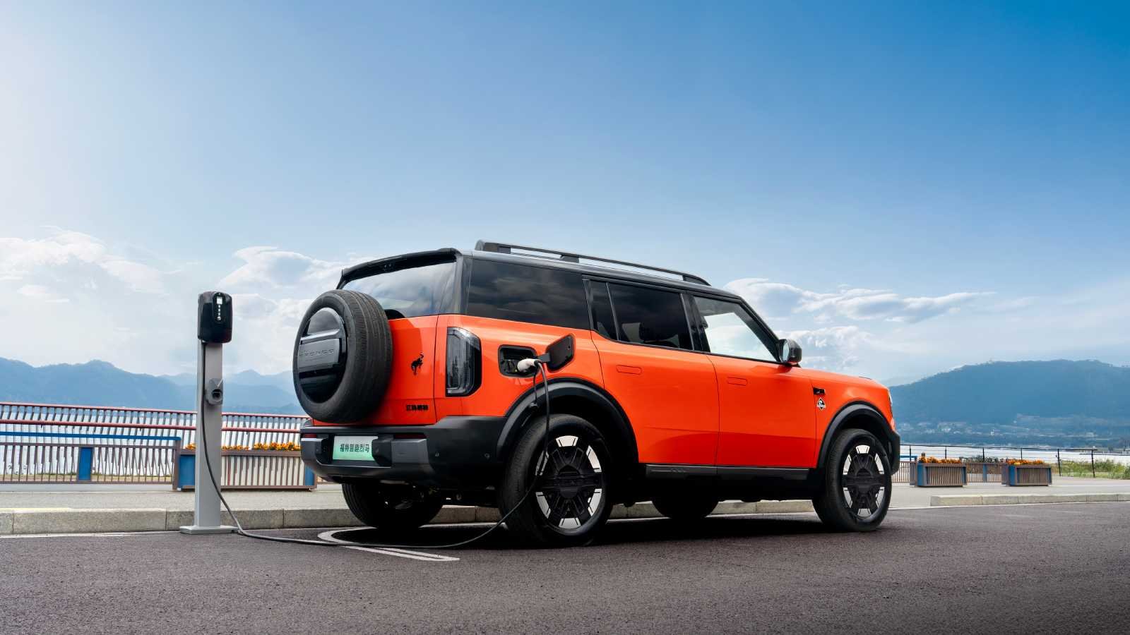Ford Bronco Sport eligazítás, tisztán elektromos és hatótávolság-növelő kettős hajtással