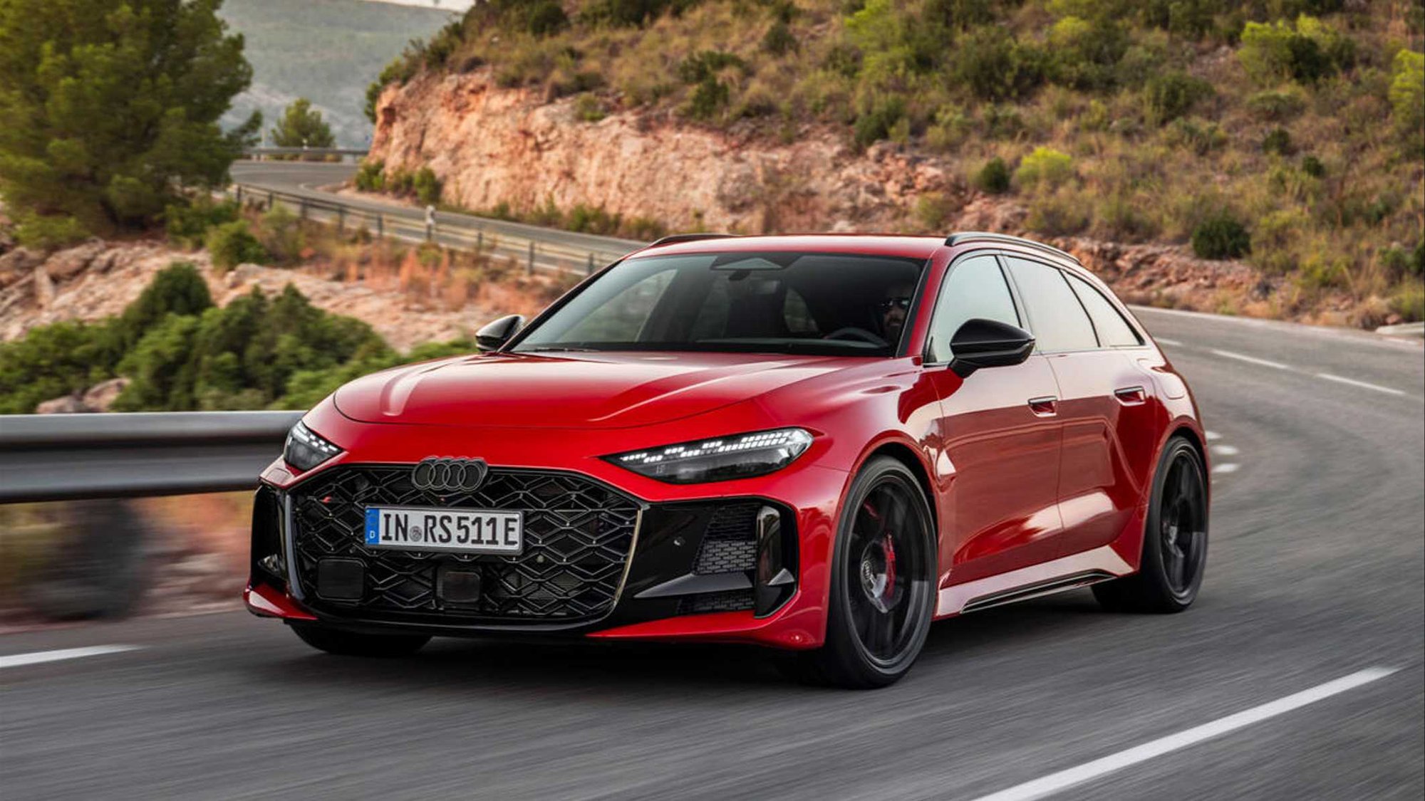 Az új Audi RS 5 hivatalosan bemutatkozott, először plug-in hibrid rendszerrel