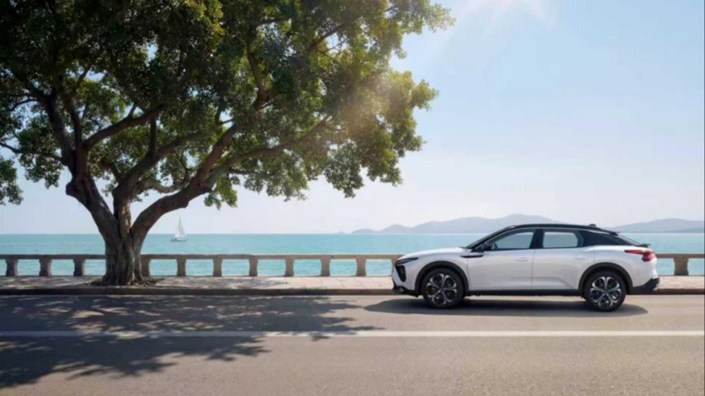 Nowy Citroën C5 X trafi na rynek 23 marca – zmiany w wyglądzie zewnętrznym i wyposażeniu podnoszącym komfort