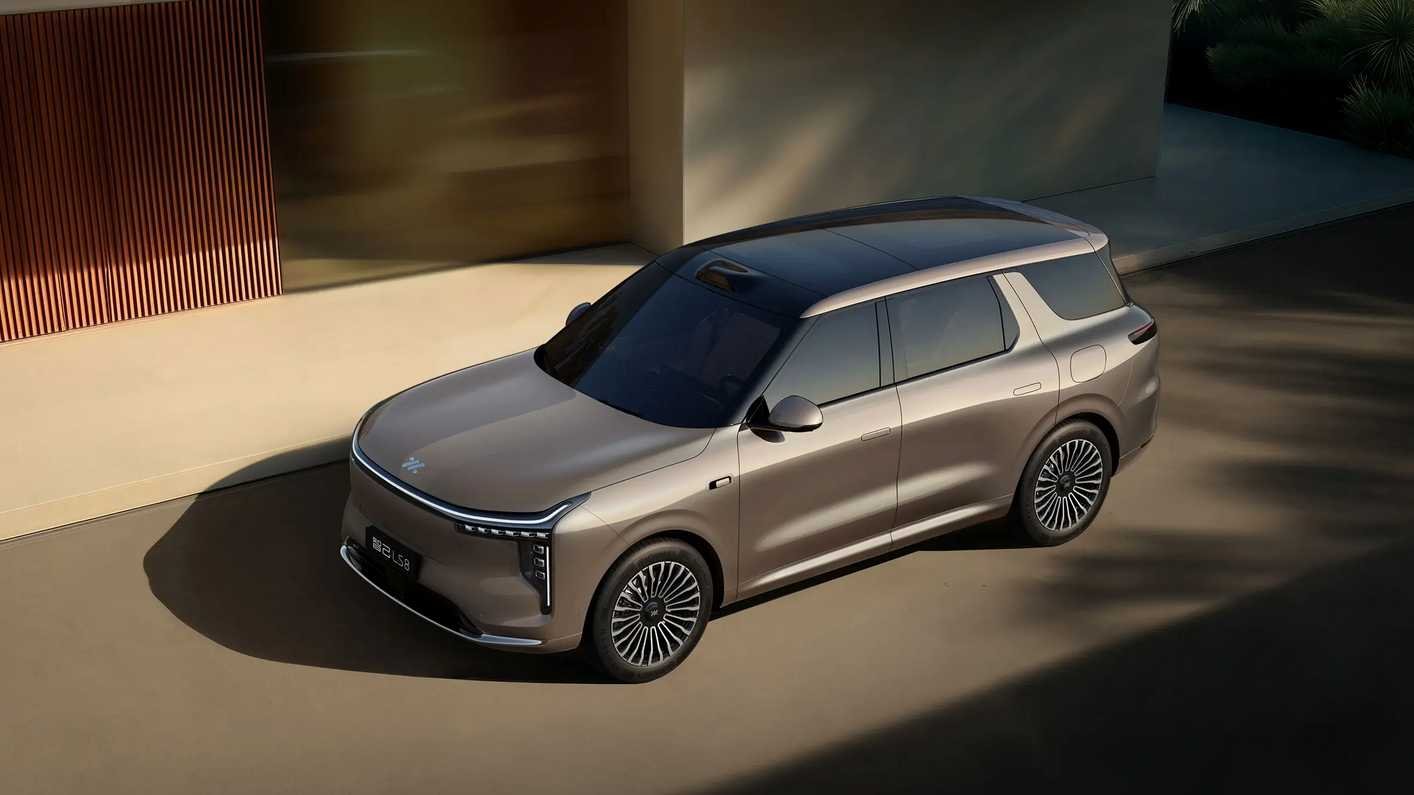 智己LS8上市：800V平台、靈蜥數字底盤3.0，四款車型可選